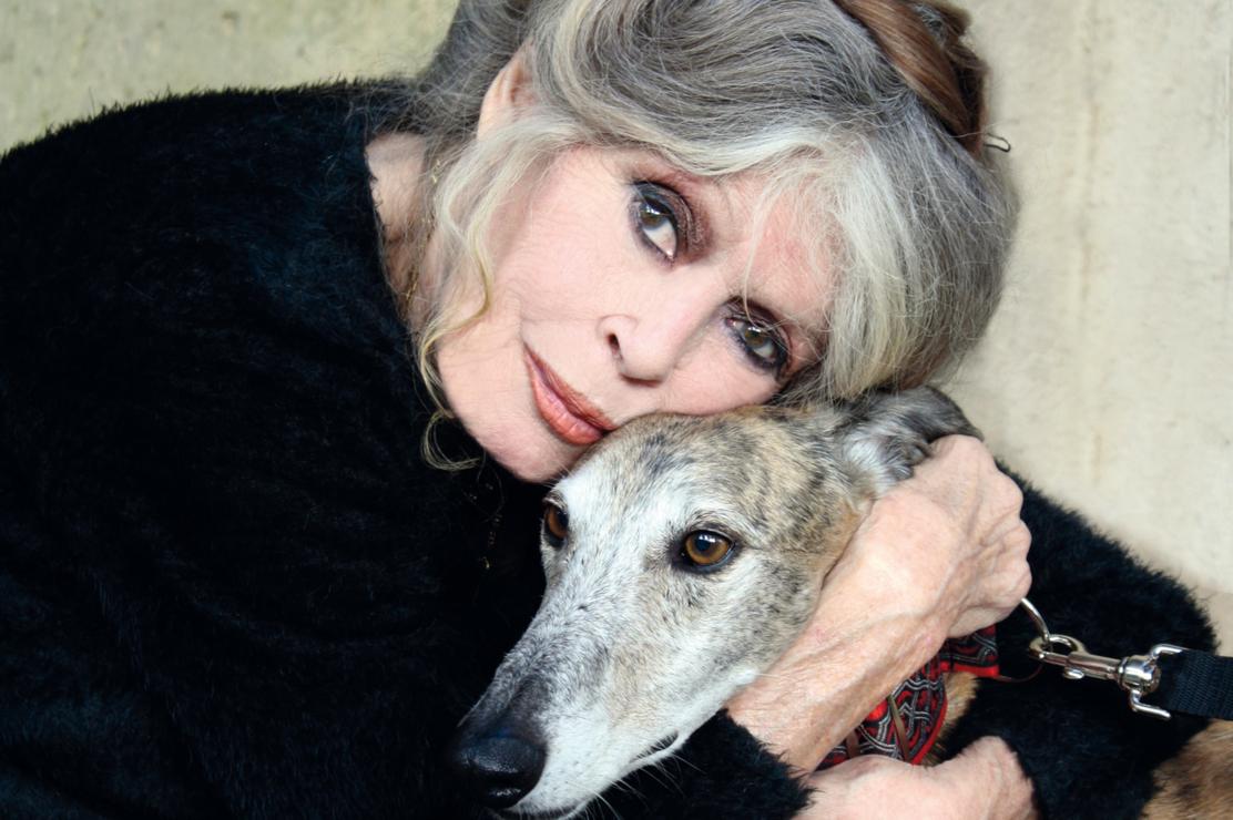 Brigitte Bardot avec son chien